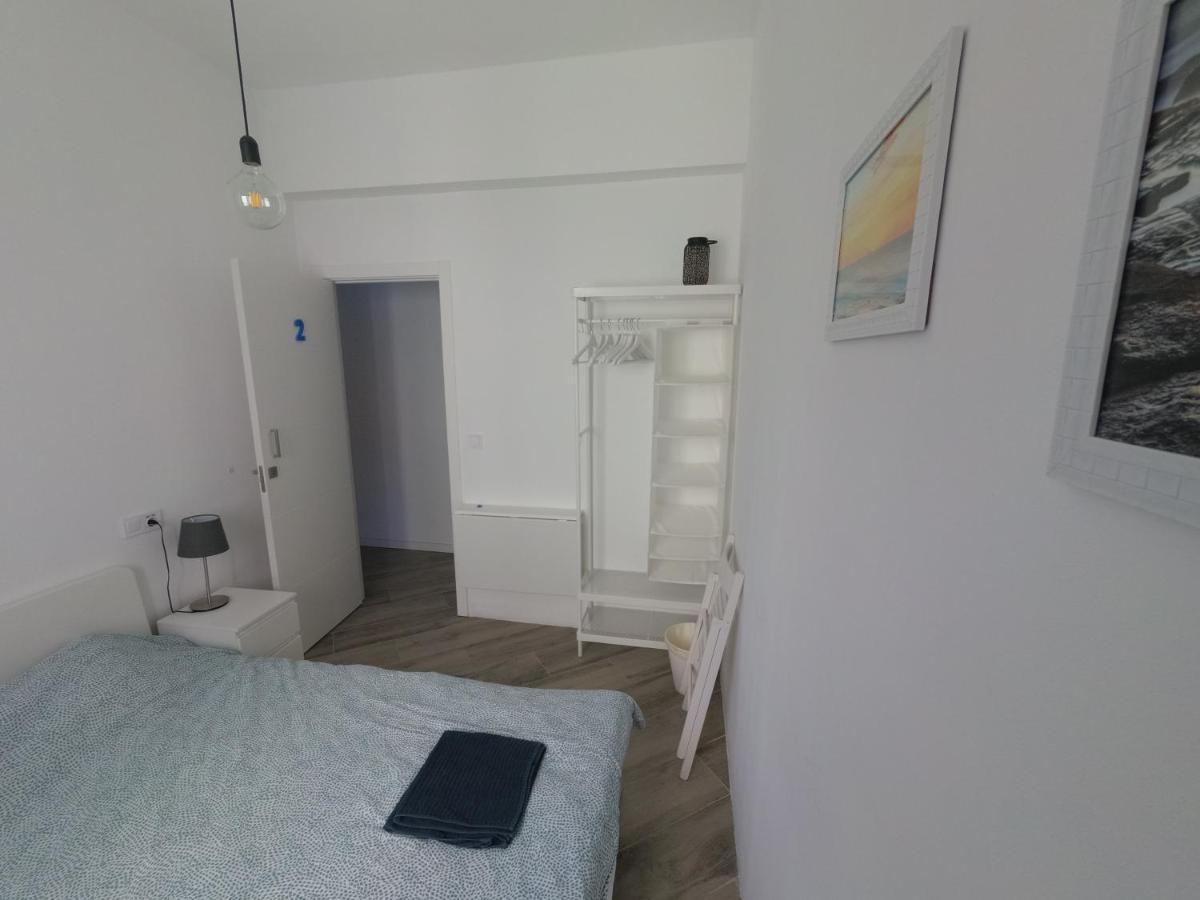 Room With Private Bathroom - Vivienda Vacacional Out Of Blue Santa Cruz de la Palma  Kültér fotó
