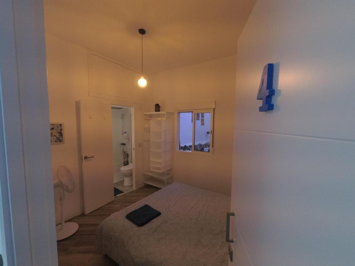 Room With Private Bathroom - Vivienda Vacacional Out Of Blue Santa Cruz de la Palma  Kültér fotó